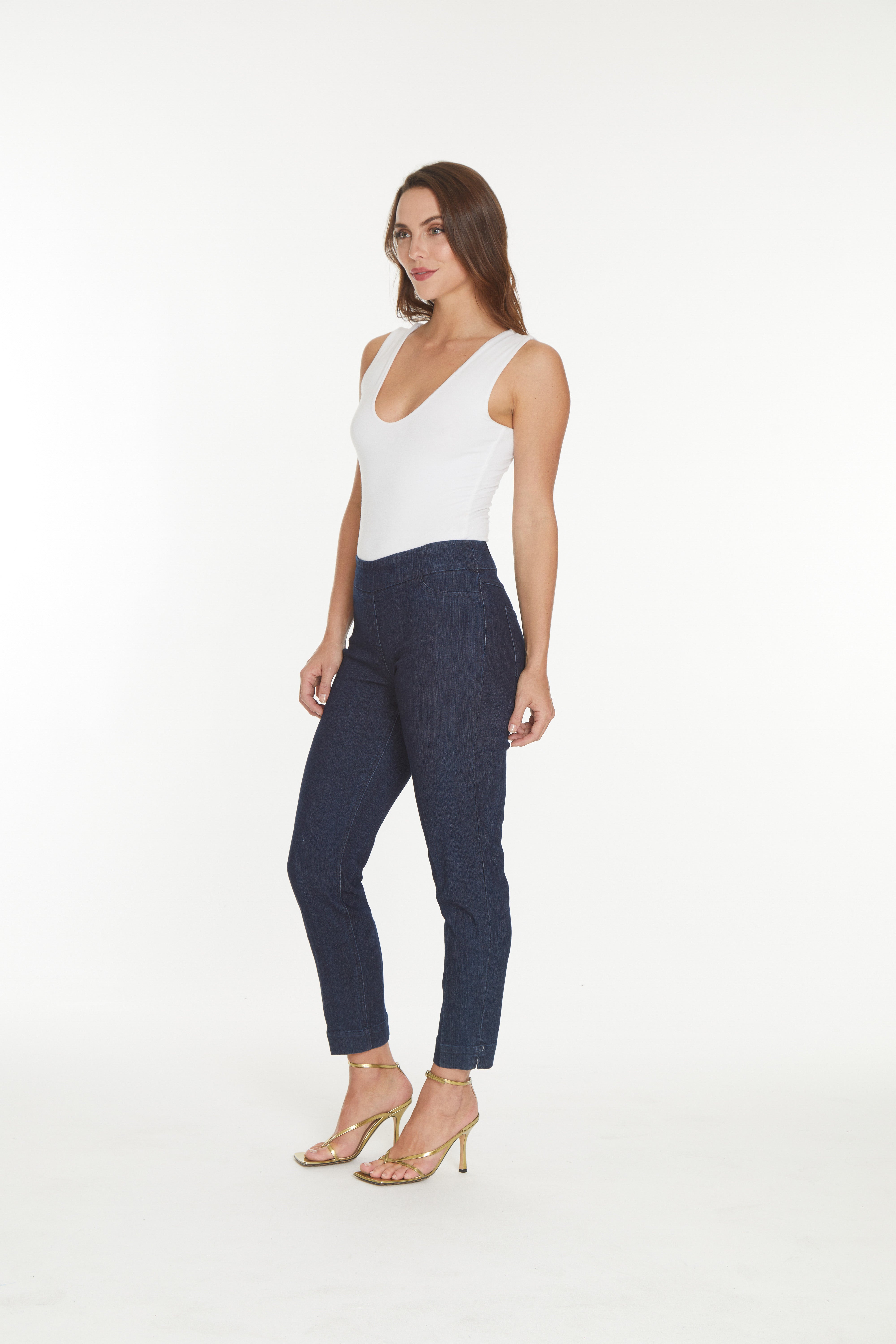 Pull-On Ankle Jeans with Back Pockets