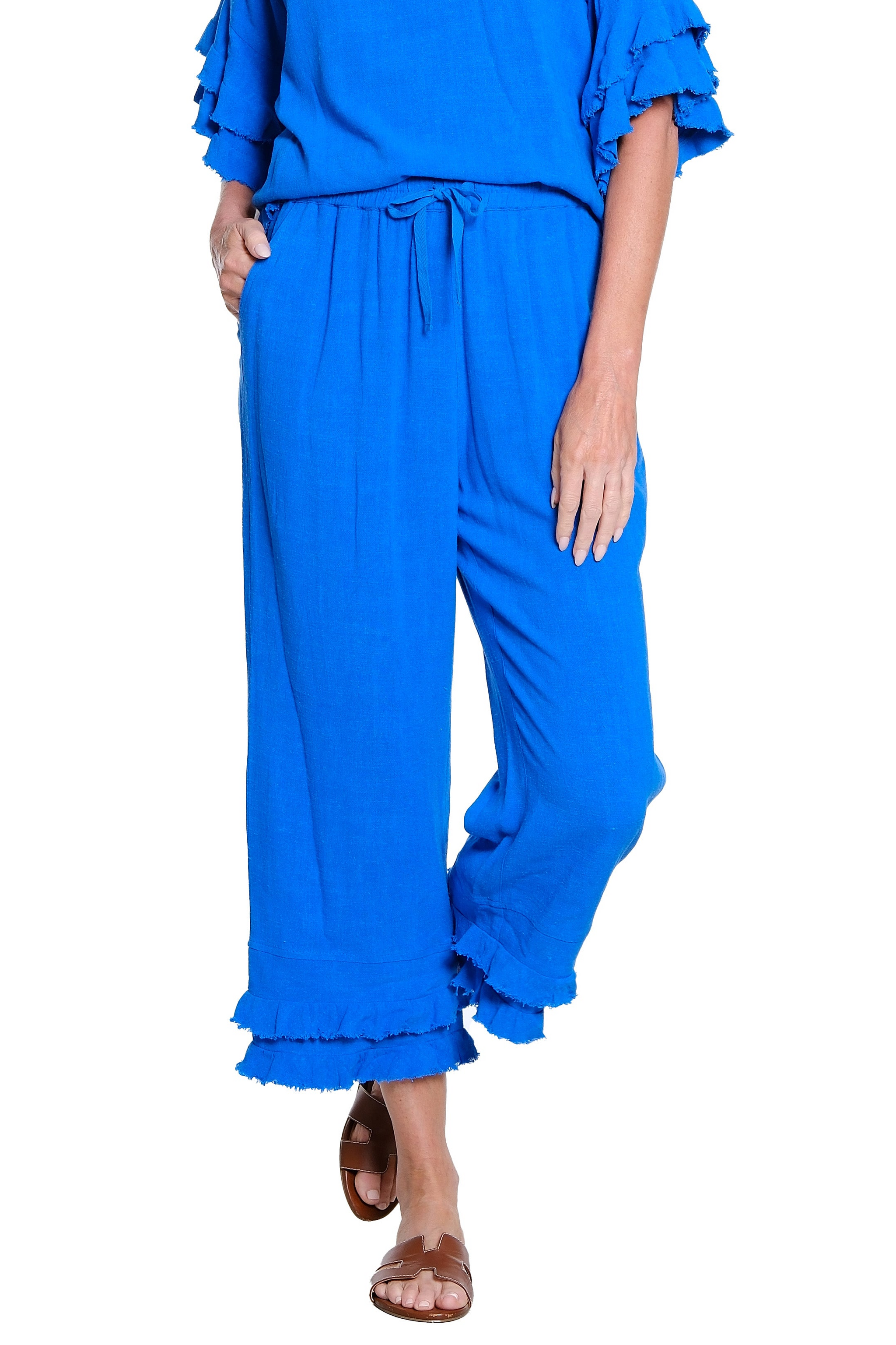 Glamb - Carson Cropped Pants ブルー Textured Slub Crop Pant with Flounce Fringe Hem - Electric Blue