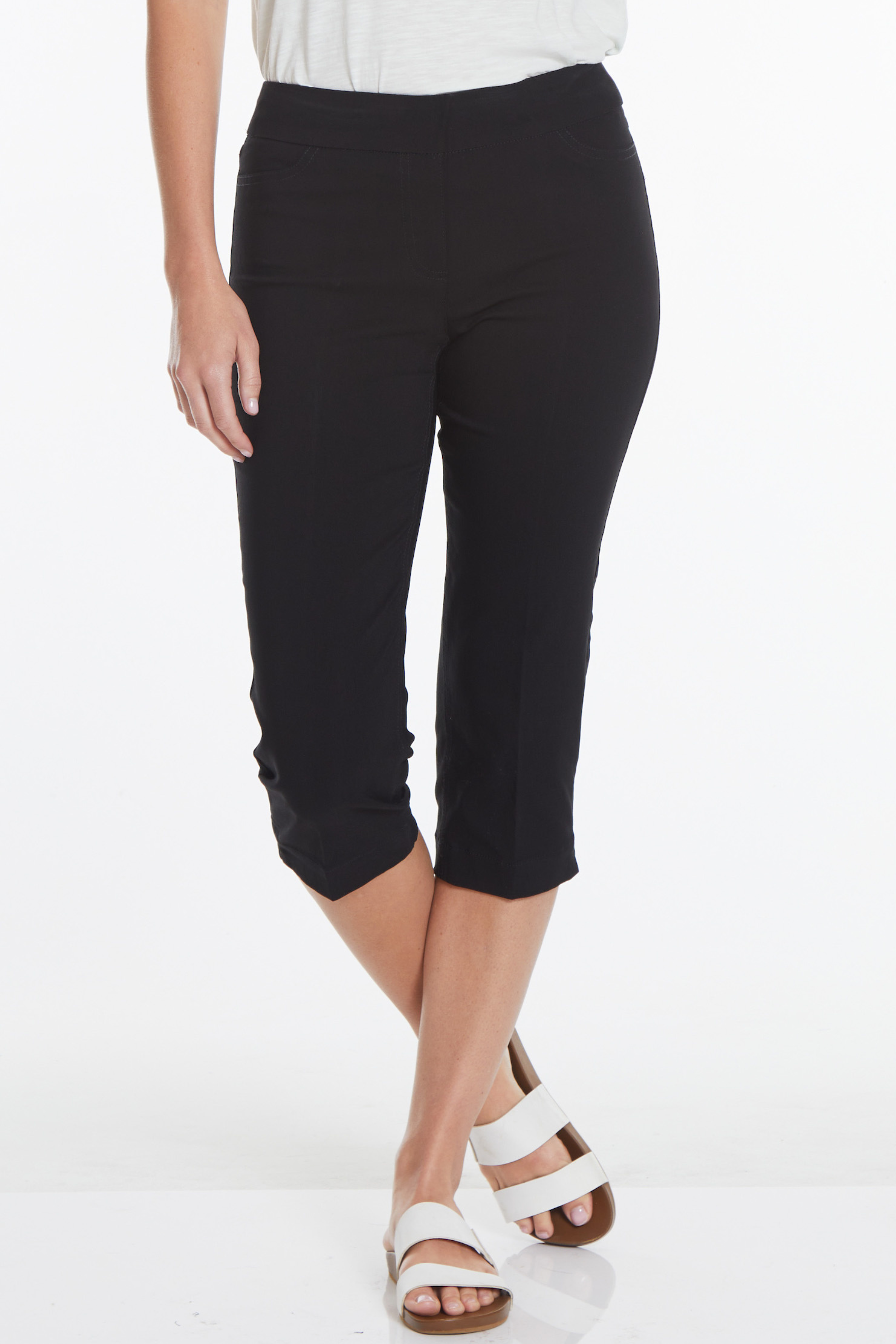 Pull On Black Capri Pant With Pockets