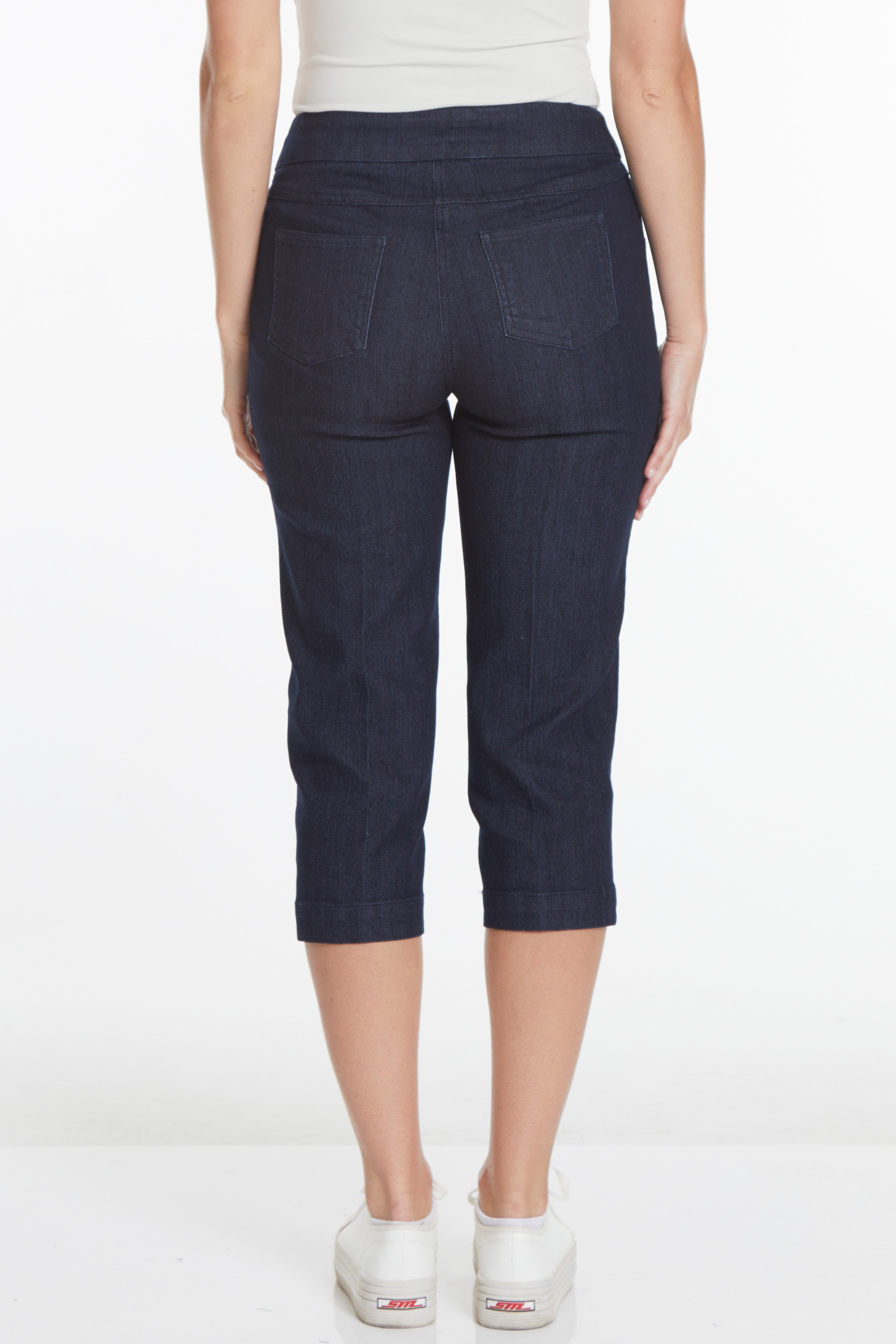 Pull On Denim Capri Pant With Pockets