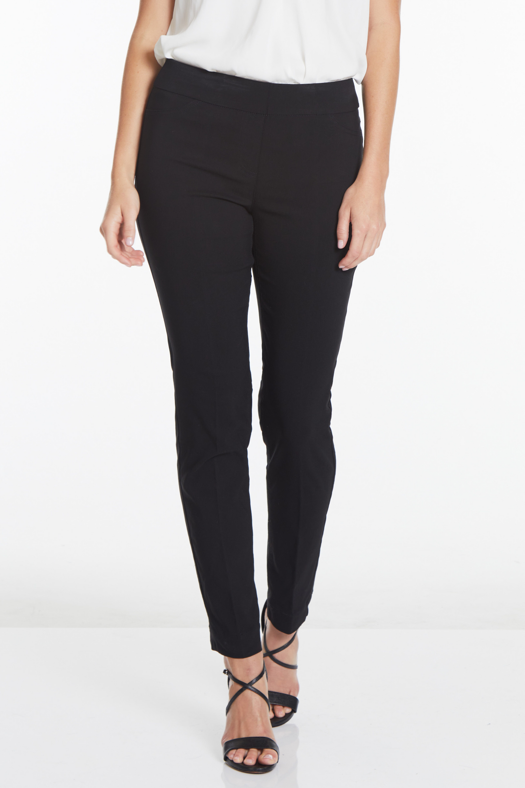 Pull-On Narrow Leg Pant Black