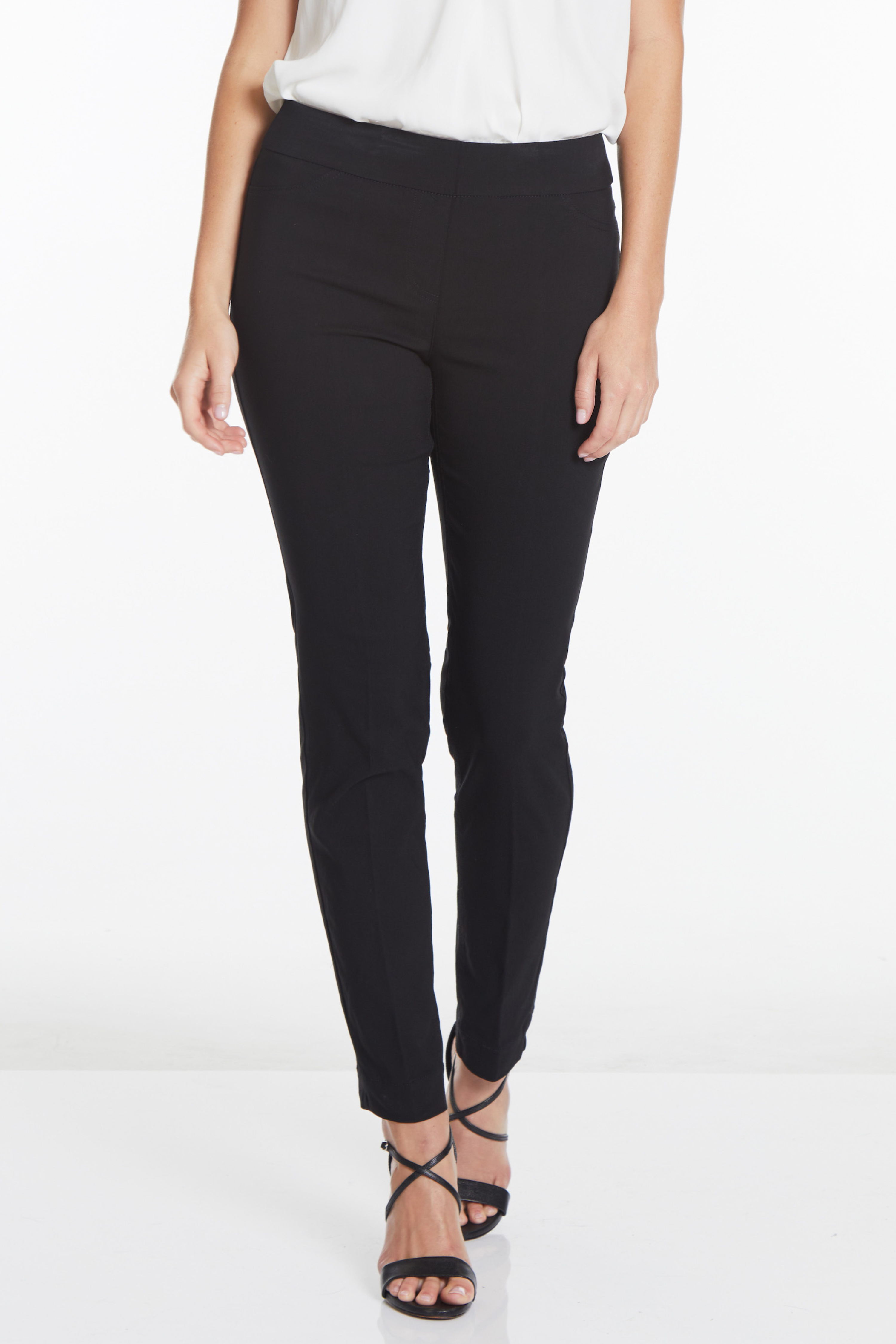Pull-On Narrow Leg Pant - Black