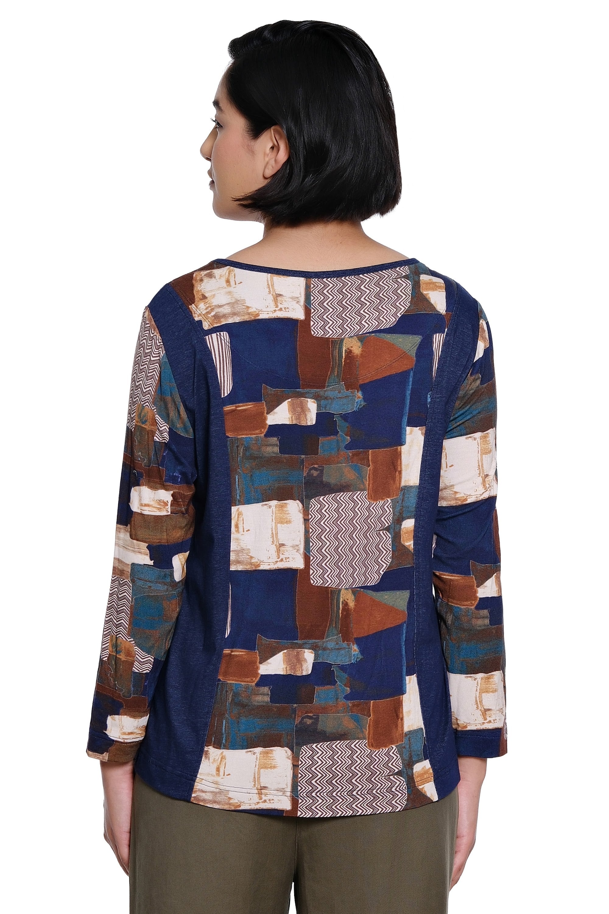 Printed Knit Popover Top with V-Neck and Long Sleeves - Navy Multi - view 2