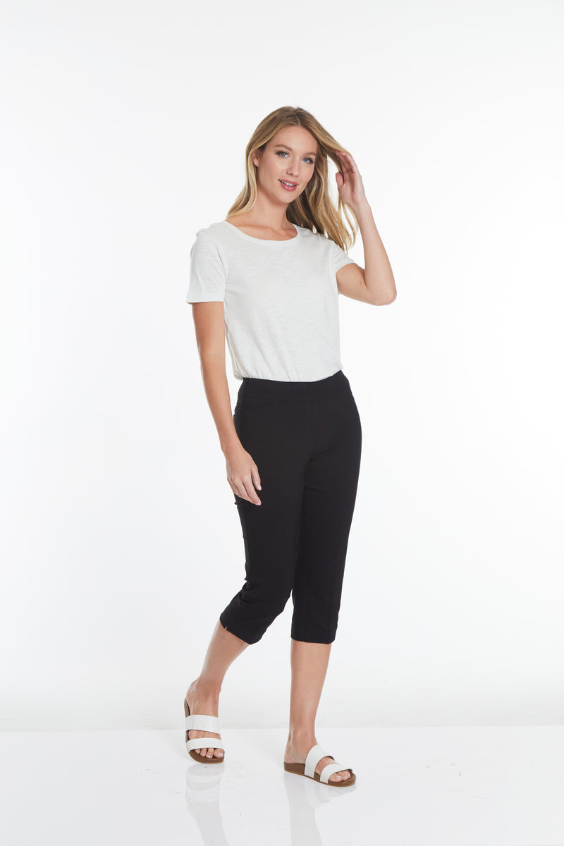 Plus Size Black Pull On Capris with Pockets