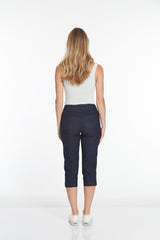 Plus Size Pull On Denim Capris With Pockets