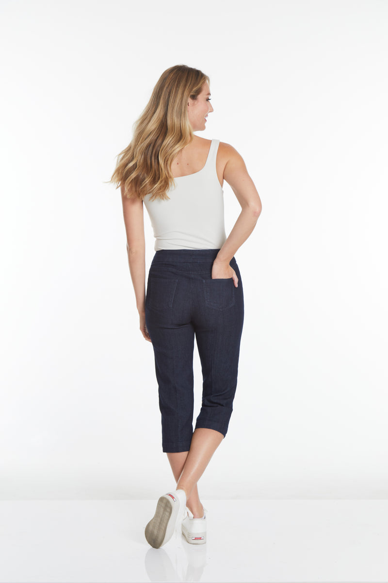 Plus Size Pull On Denim Capris With Pockets