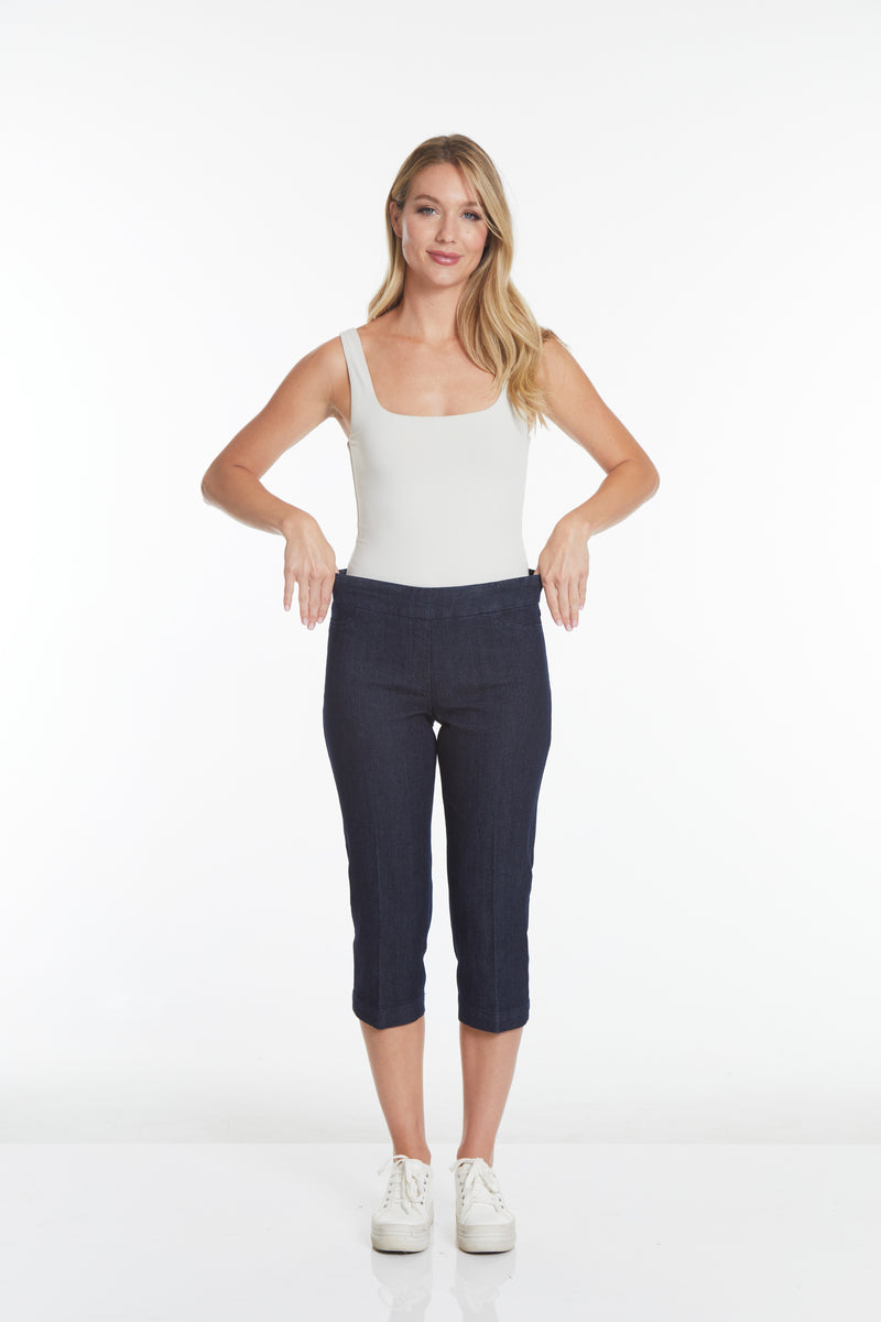 Plus Size Pull On Denim Capris With Pockets