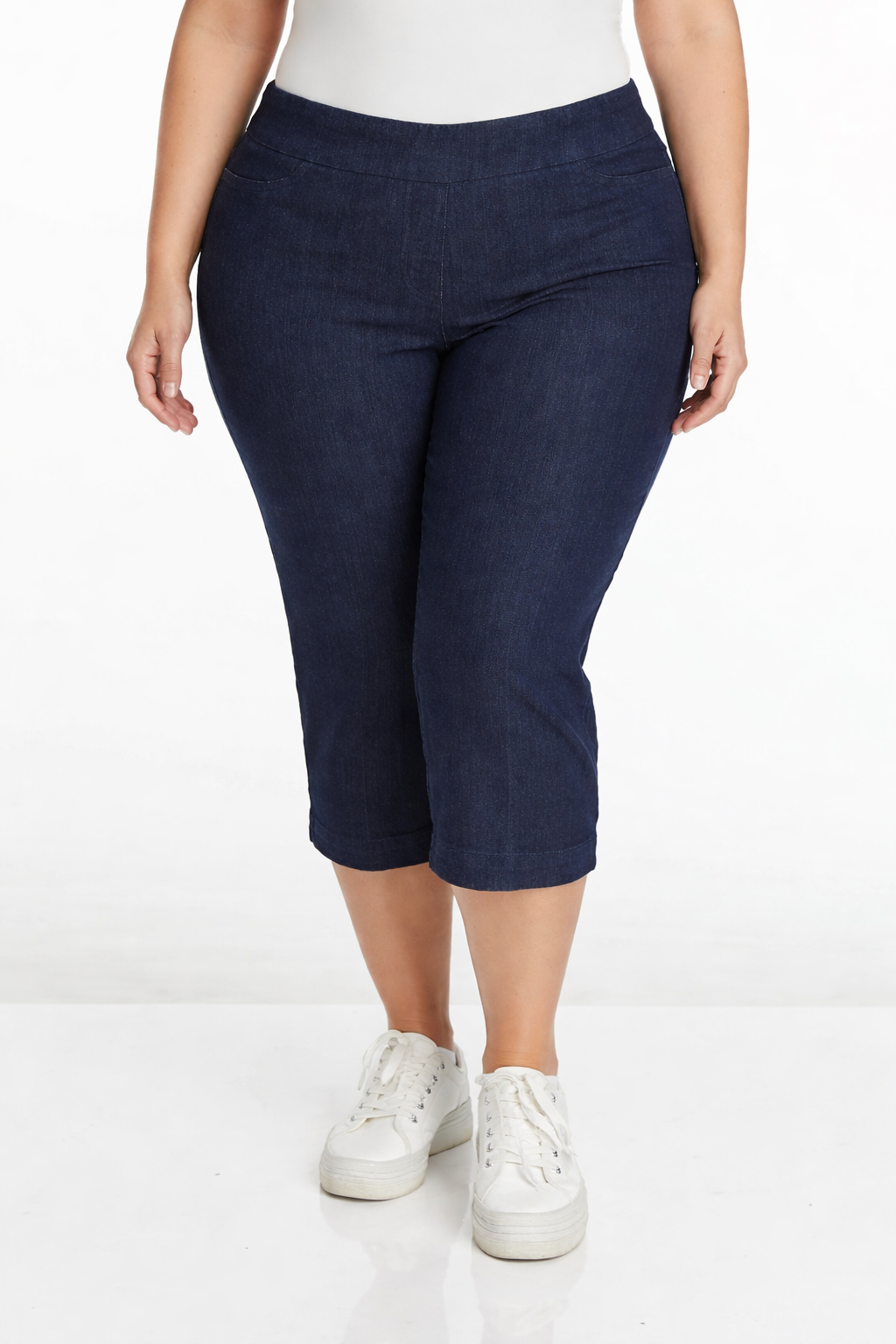 Plus Size Pull On Denim Capris With Pockets