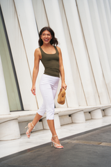 Pull On White Capri Pants With Pockets