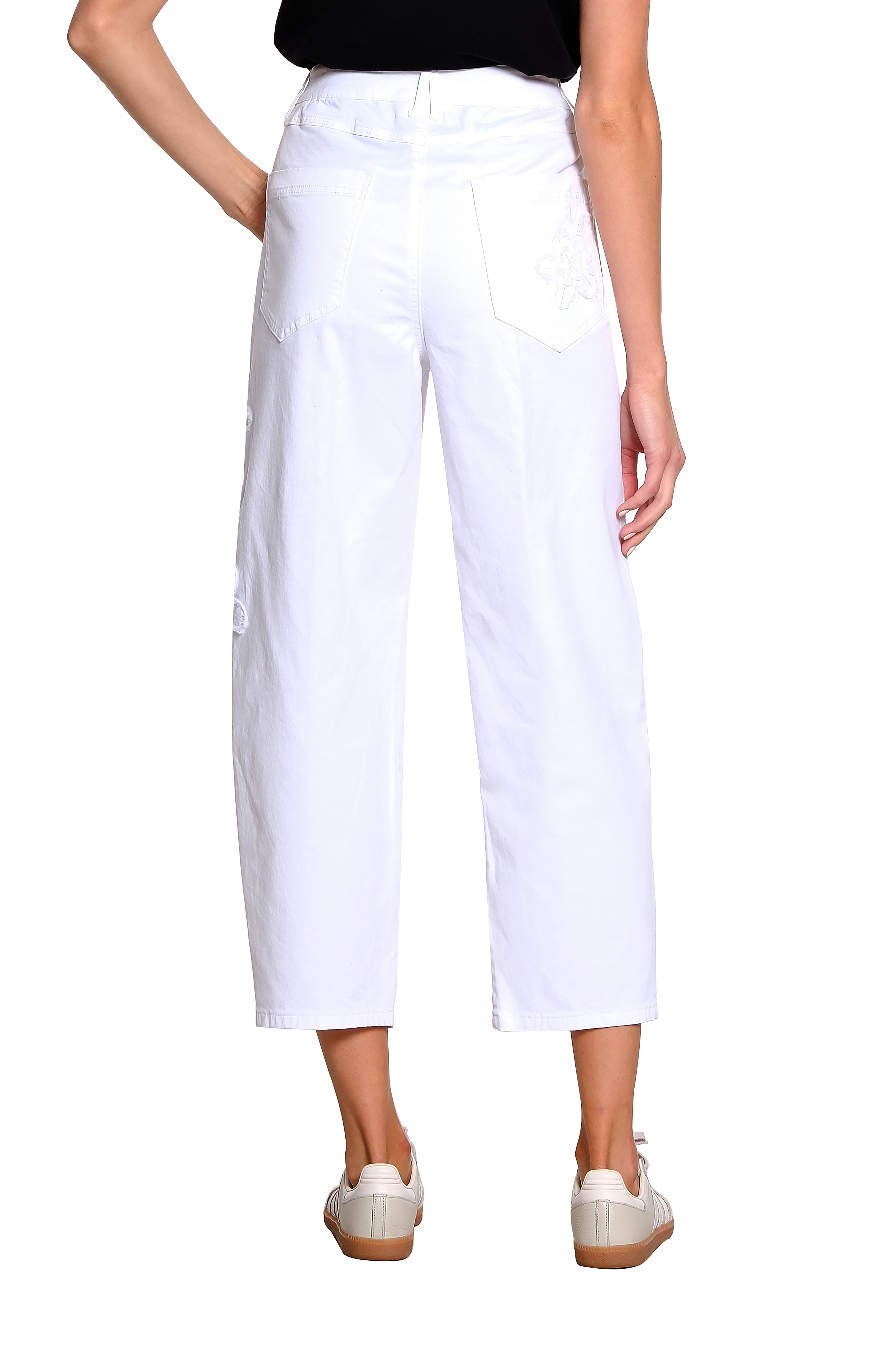 Tapered Leg Ankle Jean – White