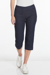 Plus Size Pull On Denim Capris With Pockets