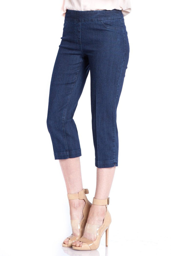 Plus Size Pull On Denim Capris With Pockets